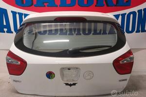 Portellone bagagliaio bianco Kia Rio 1.1 del 2015