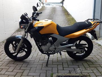 YAMAHA YBR 250