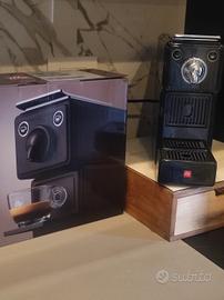 Macchina del caffè Illy X3