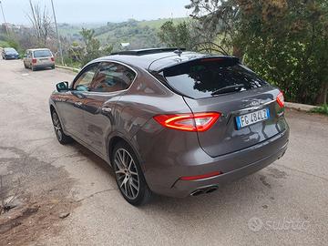 Maserati levante 3.0v6 275cv tetto pelle led usb