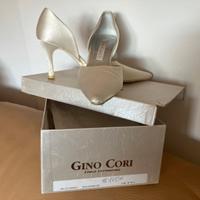 Decolletè elegante in seta pura