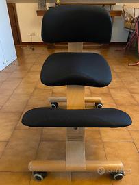 Sedia ergonomica Balans - in legno con ruote
