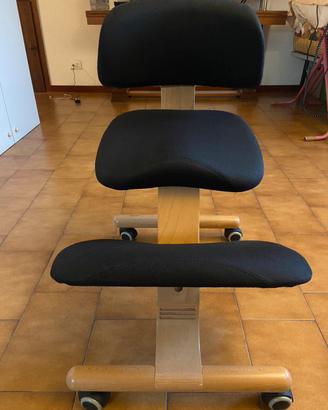 Sedia ergonomica Balans - in legno con ruote
