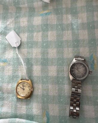 Coppia orologi funzionanti automatico e manuale