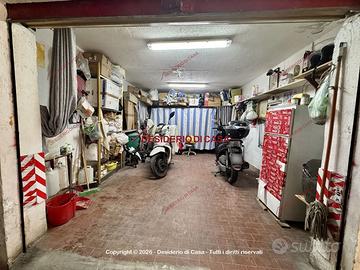 Garage, Brancaccio - Conte Federico, Palermo.