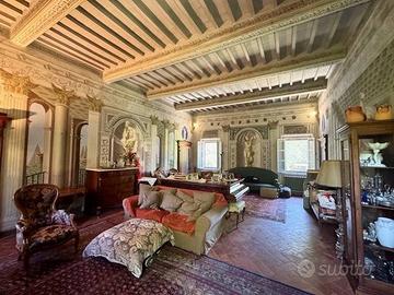 Villa di 390 m² con più di 5 locali a Cascina