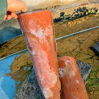 Coppi e mattoni vecchi selezionati