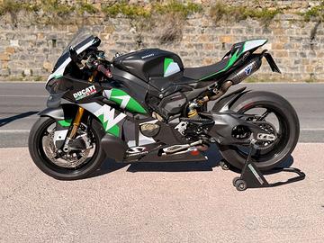 Ducati Panigale V4S 2025 Full-carbon