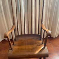 🪑 Sedia a dondolo in legno massello – ottime cond