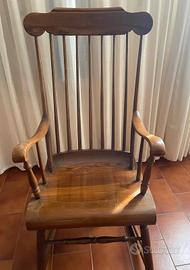 🪑 Sedia a dondolo in legno massello – ottime cond