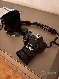 Reflex Nikon d5600 con obbietivo