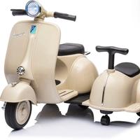 Vespa elettrica con sidecar