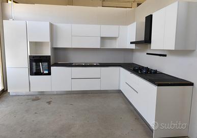 Cucina laccata opaca, componibile - fine serie!!