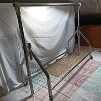 Carrello appendiabiti regolabile