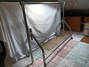 Carrello appendiabiti regolabile