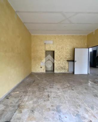 NEGOZIO A REGGIO NELL'EMILIA