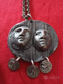 Collana con medaglione vintage