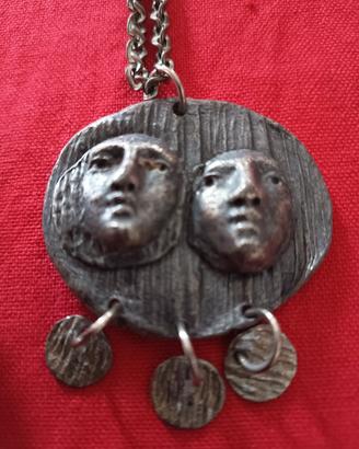 Collana con medaglione vintage