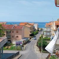 Ampio appartamento con terrazzo 200 mt dal mare