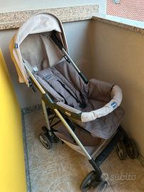 Passeggino Chicco e ovetto