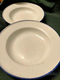 COPPIA DI PIATTI IN METALLO SMALTATO ANNI 30/40