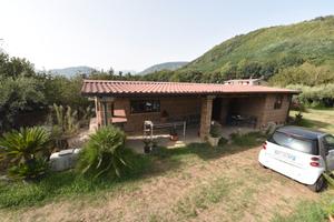 A pochi km da Montoro rustico con terreno