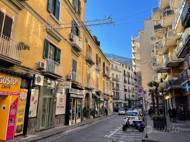 MULTILOCALE A CASTELLAMMARE DI STABIA