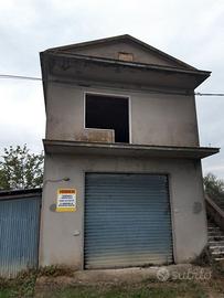 Casale in campagna, da ristrutturare
