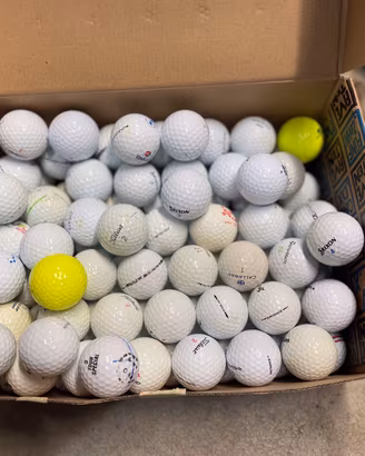 Palline da golf usate in condizioni  Premium