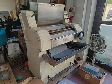 Impastatrice sfogliatrice gruppo pasta fresca