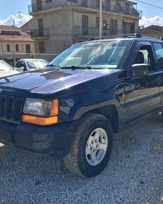 Jeep Cherokee 2.5 TD 5 p. Command-Trac Sport Rubic