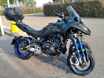 Yamaha niken 900