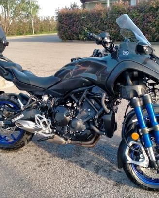 Yamaha niken 900