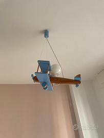 Lampada sospesa per cameretta a forma di aereo
