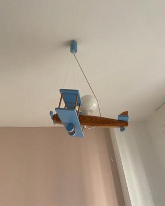 Lampada sospesa per cameretta a forma di aereo