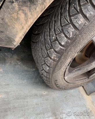 Cerchi è pneumatici grande punto da 16 pollici