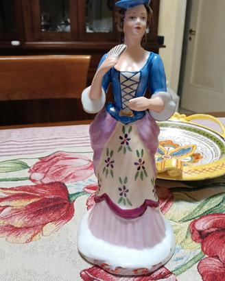 statuina in porcellana 