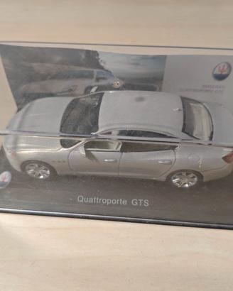 Modellino Maserati Quattroporte GTS 1/43 Grigio