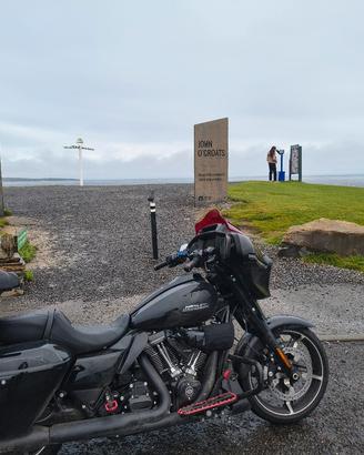 Harley Davidson street glide 24