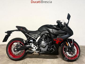 SUZUKI GSX-8R .