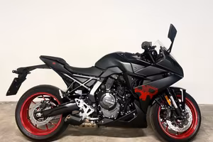 SUZUKI GSX-8R .