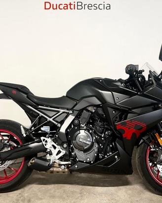SUZUKI GSX-8R .