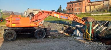 Escavatore fiat hitachi ex135