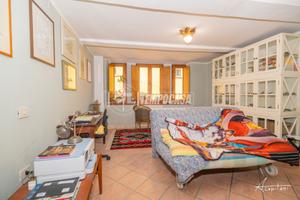 Trilocale ingresso indipendente con cantina