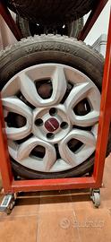 cerchi con pneumatici invernali Fiat pand