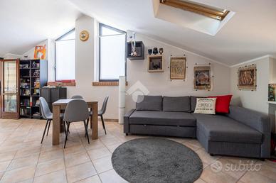 2 LOCALI A RIVA PRESSO CHIERI