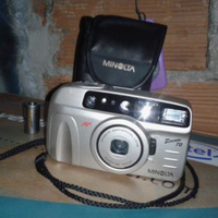 Macchina fotografica a pellicola Minolta Zoom 70