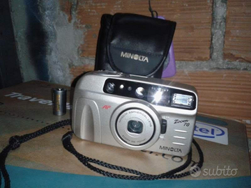 Macchina fotografica a pellicola Minolta Zoom 70