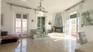 6 LOCALI A CARRARA