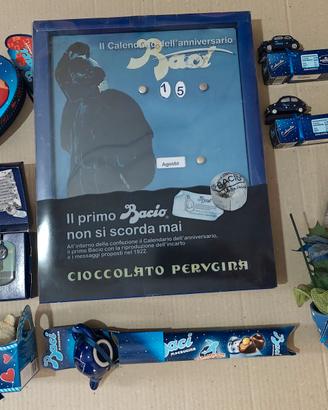 Lotto gadget e scatole baci perugina